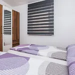 Skundric 4 By Interhome Apartman Vir
