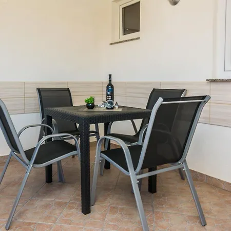 Skundric 4 By Interhome Apartman *