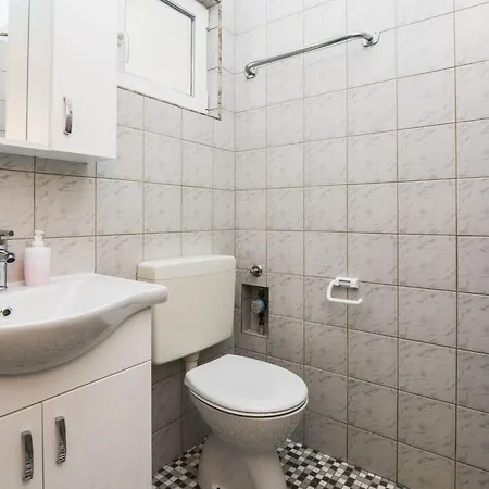 Apartamento Skundric 4 By Interhome